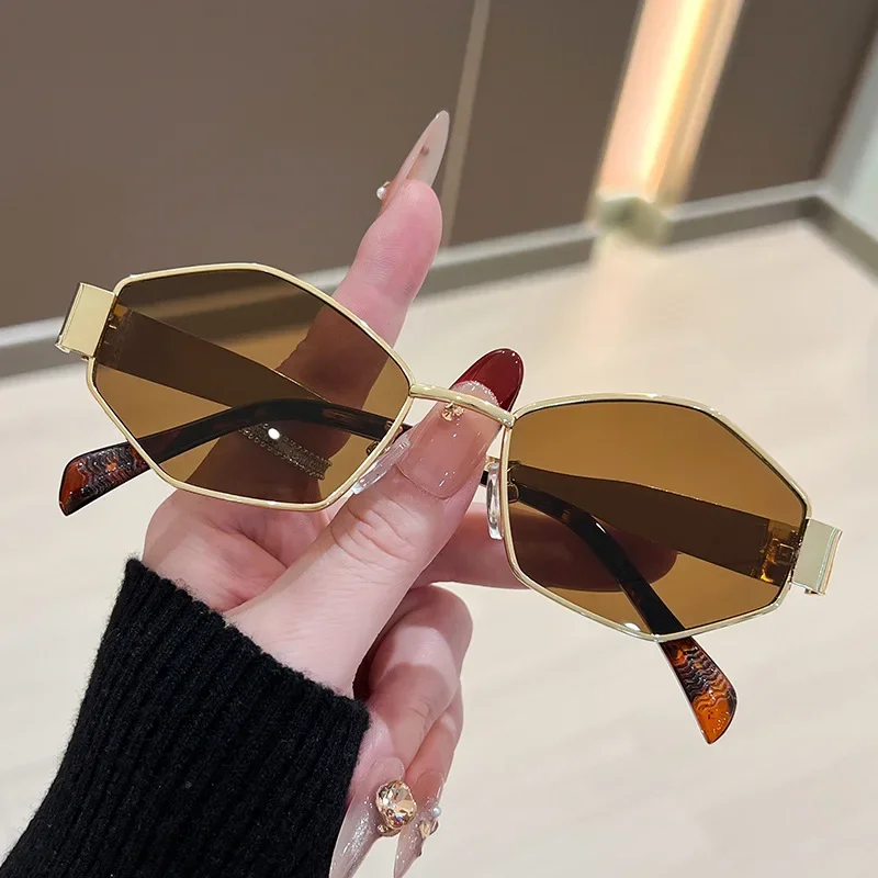 Modne, wielokątne okulary prze – Vintage Fashion Enthusiasts recenzja i cena